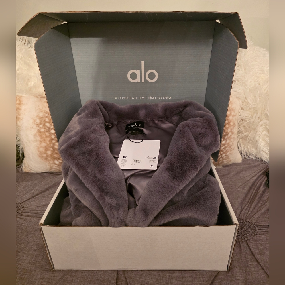 ALO Yoga Faux Fur Trench - Picture 8 of 9